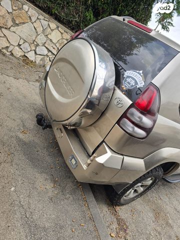 טויוטה לנד קרוזר