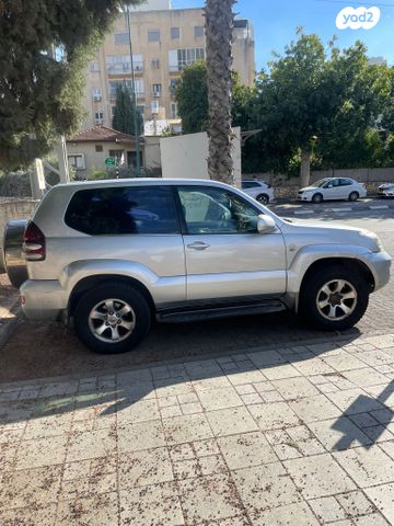 טויוטה לנד קרוזר