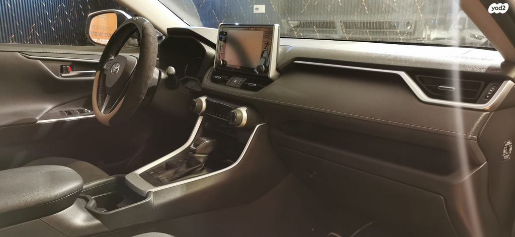 טויוטה RAV4