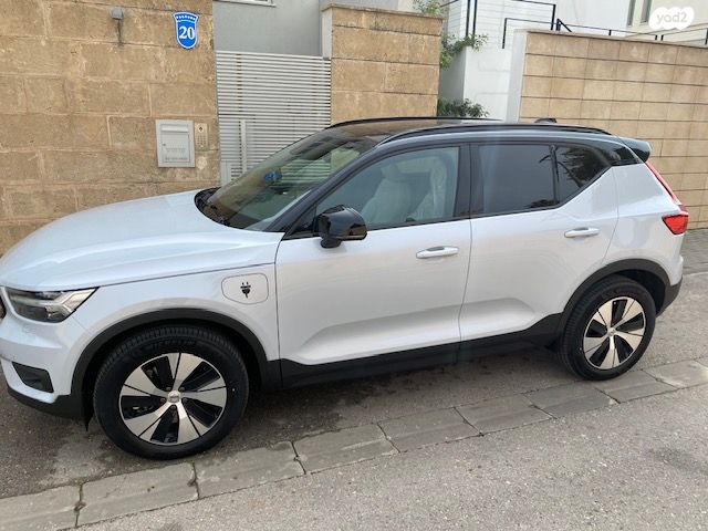 מודעת רכב וולוו XC40