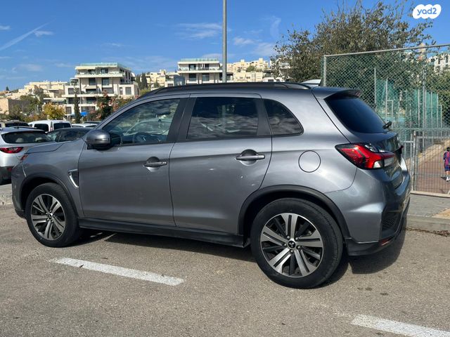 מודעת רכב מיצובישי ASX