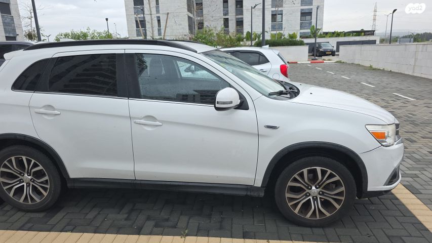 מודעת רכב מיצובישי ASX