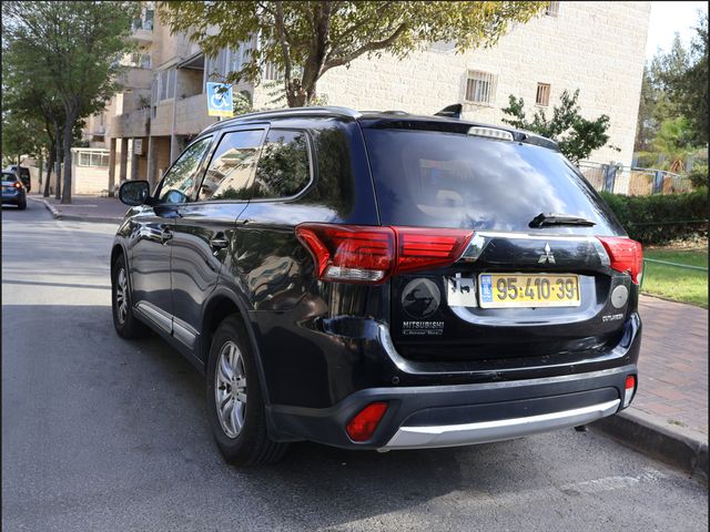 מודעת רכב מיצובישי אאוטלנדר