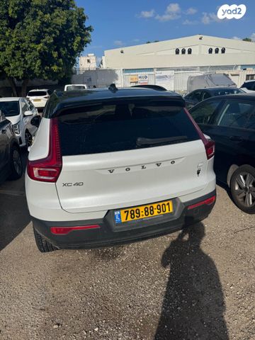 וולוו XC40