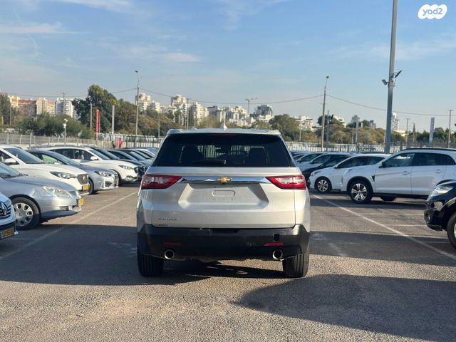 שברולט טראוורס