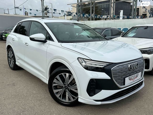 מודעת רכב אאודי Q4 e-tron