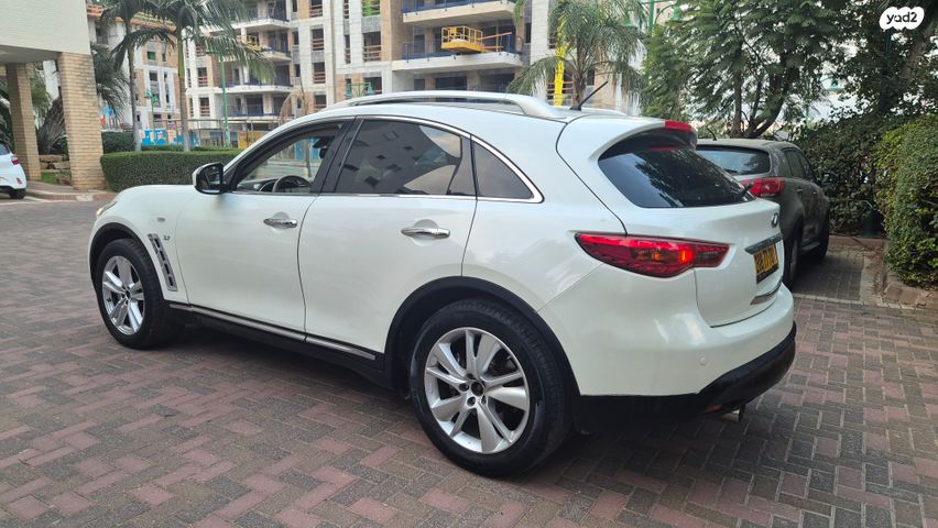 אינפיניטי QX70