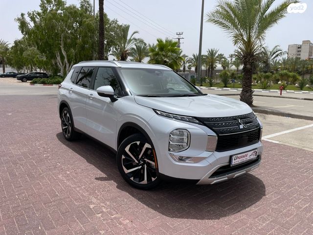 מיצובישי אאוטלנדר