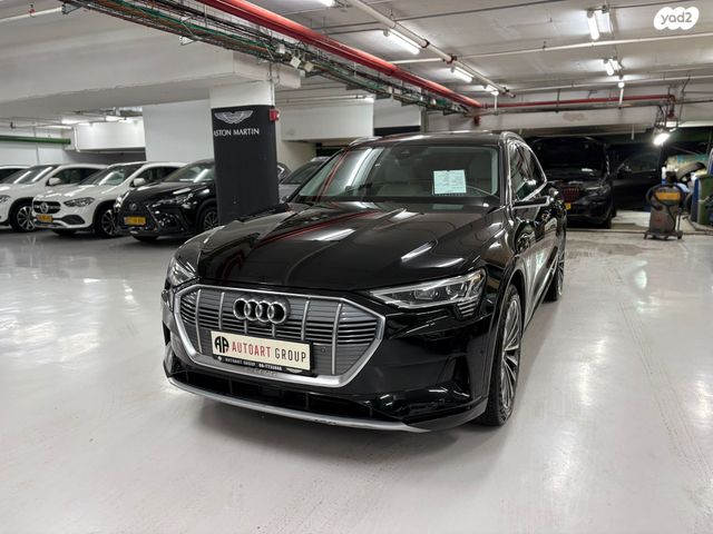מודעת רכב אאודי E-tron