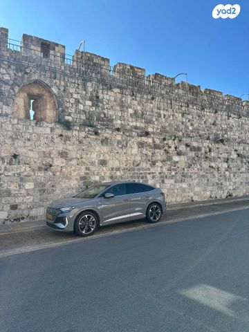 מודעת רכב אאודי Q4 e-tron