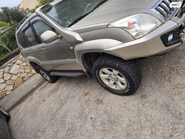 טויוטה לנד קרוזר