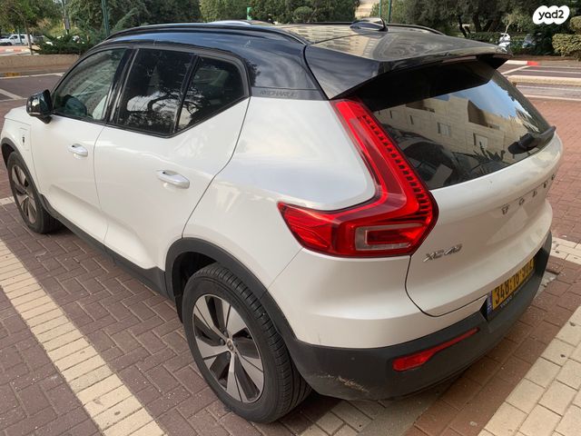 מודעת רכב וולוו XC40