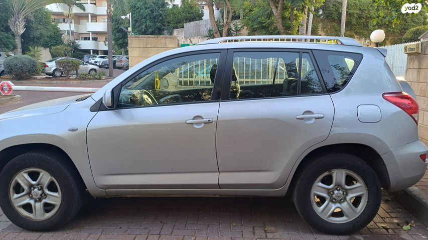 מודעת רכב טויוטה RAV4