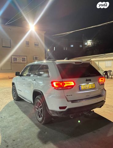 מודעת רכב ג'יפ גרנד צ'ירוקי