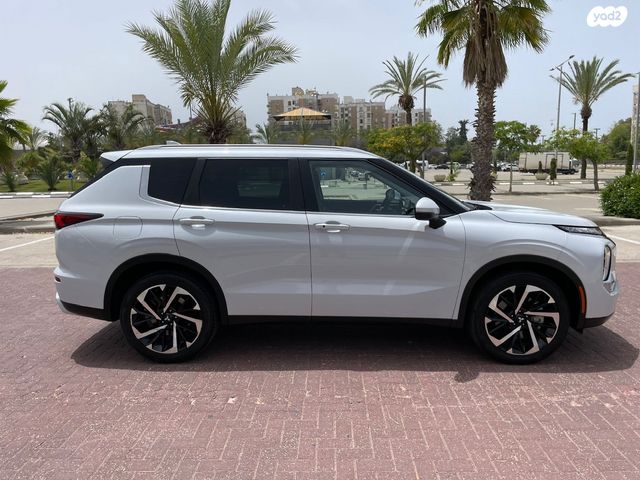 מיצובישי אאוטלנדר