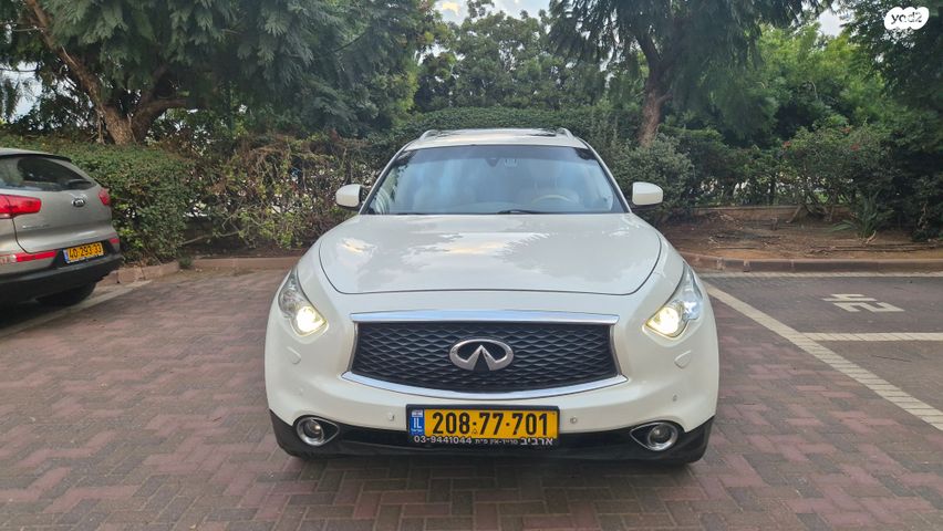 אינפיניטי QX70