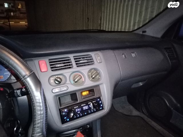 HR-V 4X2 אוט׳ 4 מק 3 דל 1.6 (105 כ״ס)