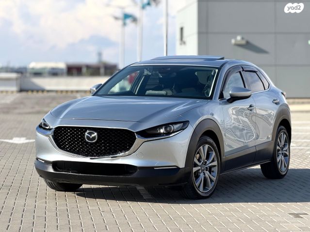 מודעת רכב מאזדה CX-30