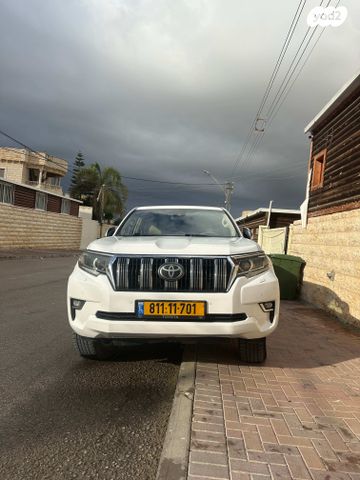 טויוטה לנד קרוזר