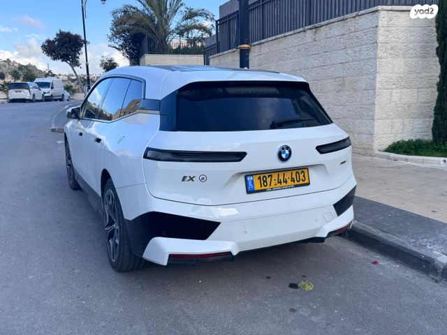 מודעת רכב ב מ וו iX