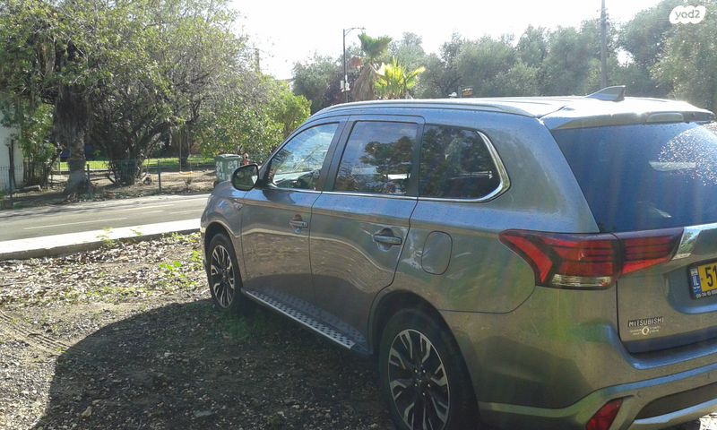 מיצובישי אאוטלנדר