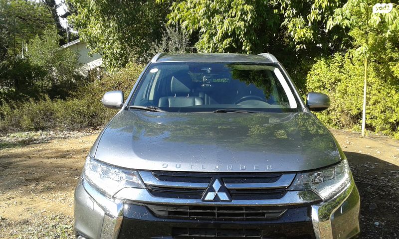 מיצובישי אאוטלנדר