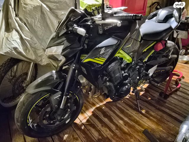 קאוואסאקי Z900