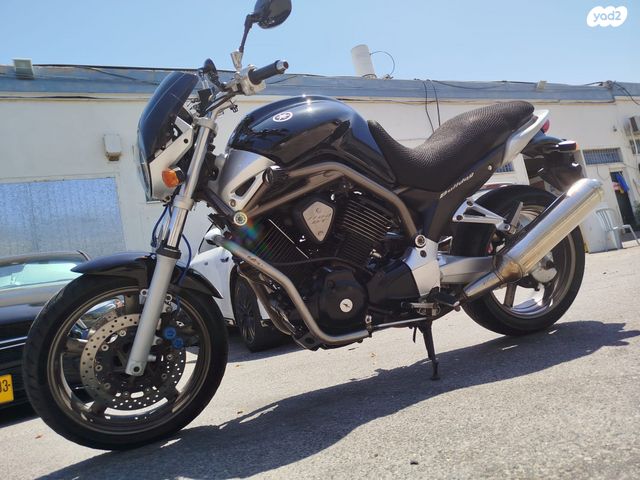 ימאהה BT1100 בולדוג