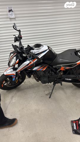 KTM Naked Duke 790