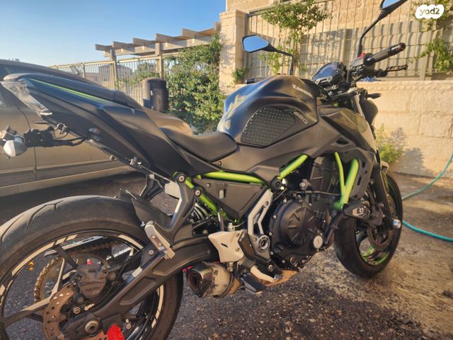 קאוואסאקי Z650 abs