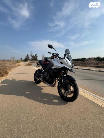 מודעת רכב טריומף Tiger 660