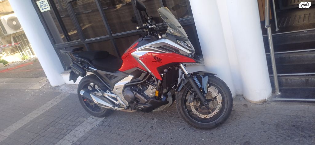הונדה NC750X DCT