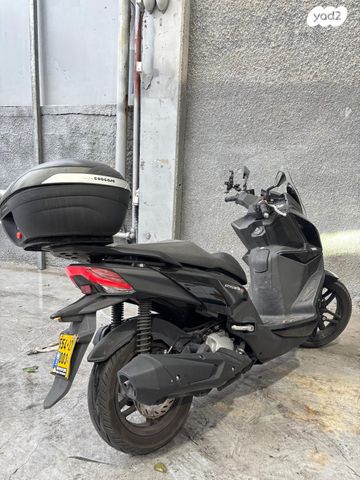 מודעת רכב סאן יאנג ג'וירייד 300 16