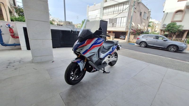 מודעת רכב הונדה פורזה 750