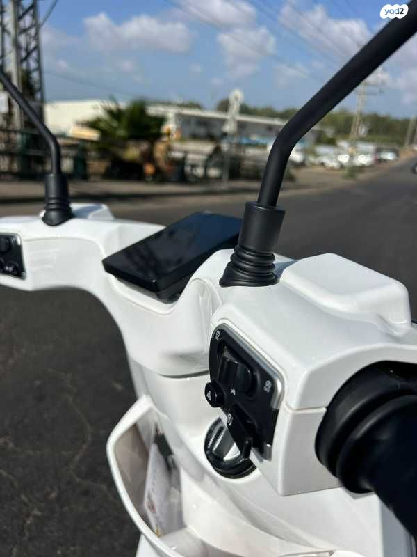 פיאג'ו וספה ET4 125