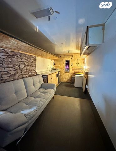 מודעת רכב ממונע אוטוקראוון