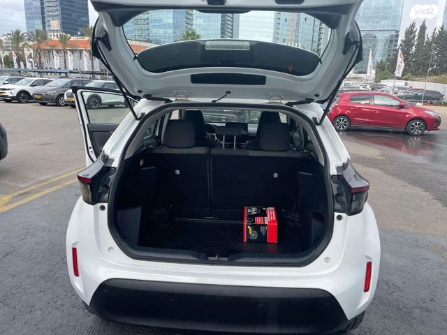 טויוטה יאריס קרוס