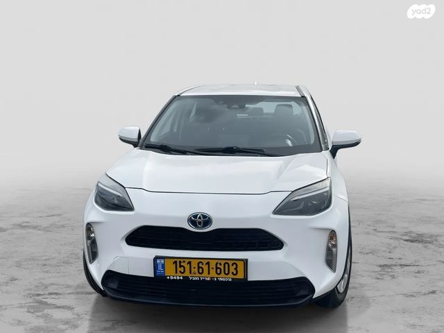 מודעת רכב טויוטה יאריס קרוס