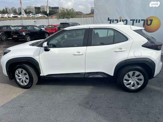 טויוטה יאריס קרוס