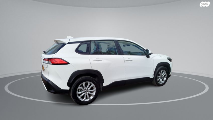 טויוטה קורולה קרוס