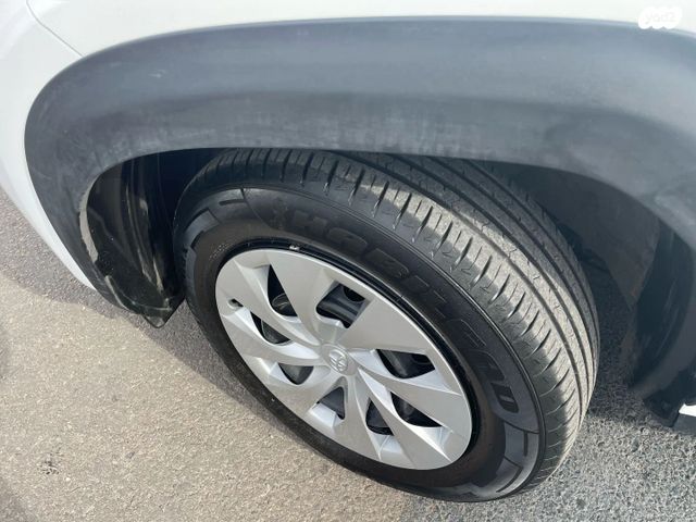 טויוטה יאריס קרוס