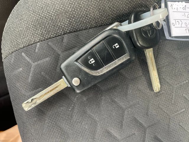 טויוטה יאריס קרוס