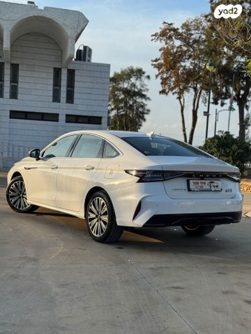 צ׳רי אריזו 8