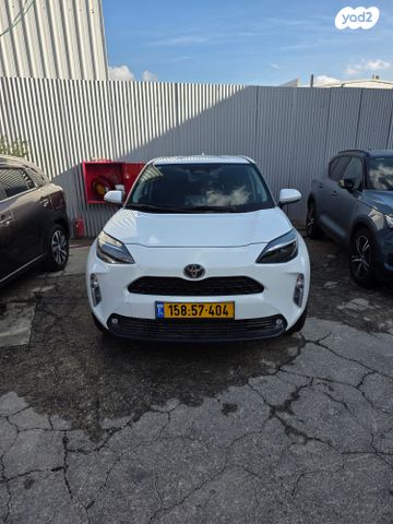 טויוטה יאריס קרוס