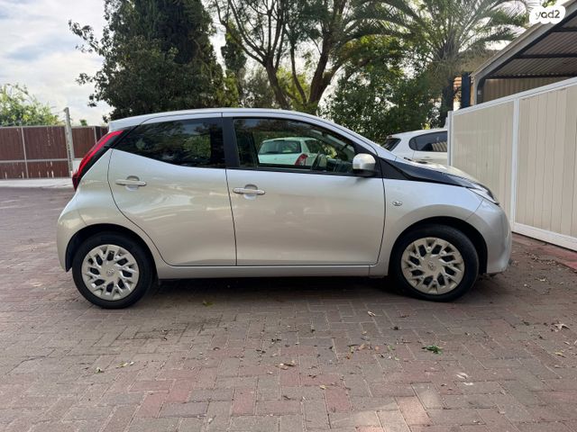 טויוטה אייגו