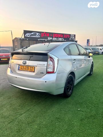 טויוטה פריוס