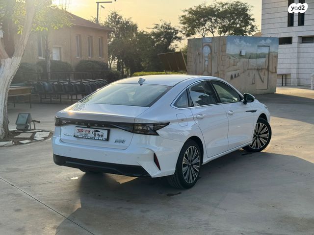 צ׳רי אריזו 8