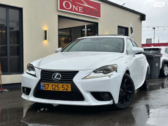 מודעת רכב לקסוס IS