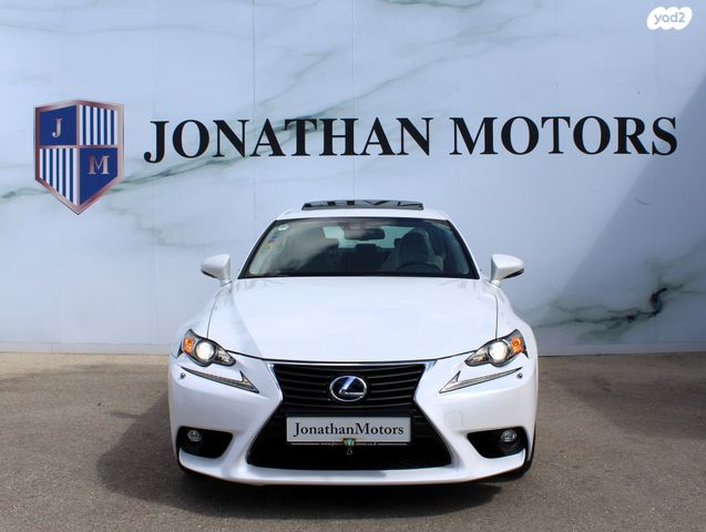 מודעת רכב לקסוס IS