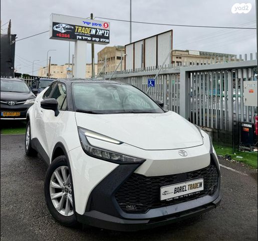 מודעת רכב טויוטה C-HR